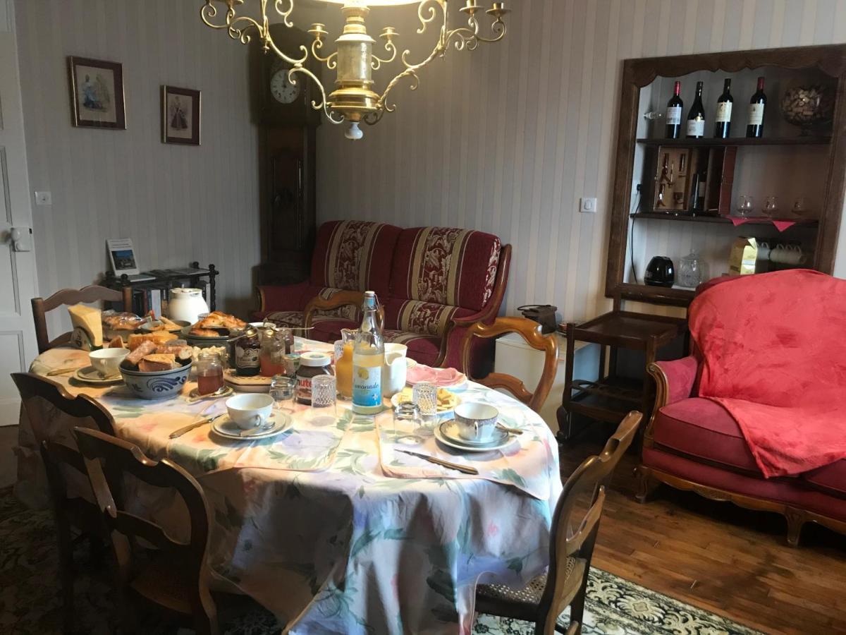 Chez Zoiseau Et Zoiseautte Bed & Breakfast Chassigny ภายนอก รูปภาพ